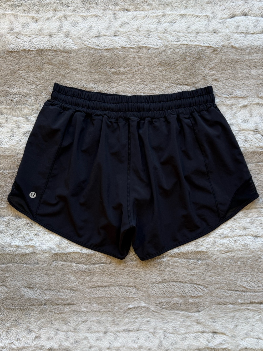 Lululemon Hotty Hot Short II *Long 4" in
Black Size 8 - Picture 6 of 15